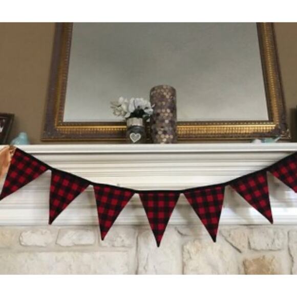 Sealed Pier 1 Pennant Banner Merry Christmas Buffalo Plaid Burlap w/Holly Accent - Picture 5 of 5
